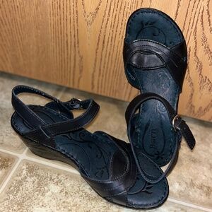 Born Women’s Black Leather Casual Wedge Sandals Sz-39